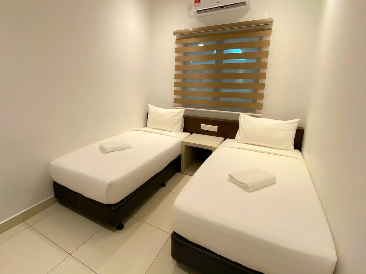Az Hotel & Serviced Apartments Labuan Eksteriør billede
