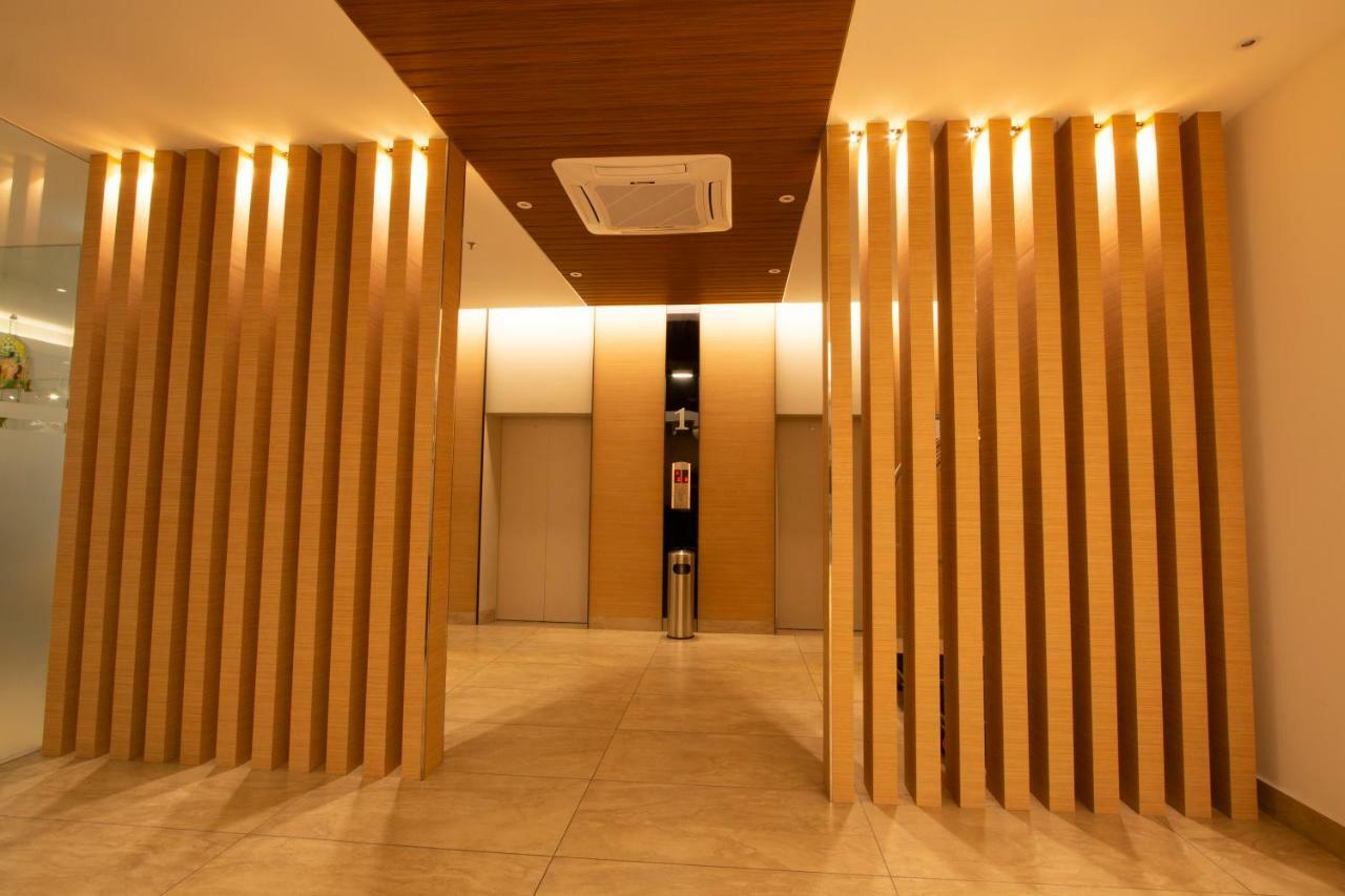 Az Hotel & Serviced Apartments Labuan Eksteriør billede